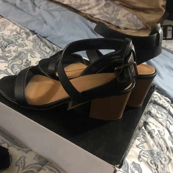 Open toe sandals - Picture 1 of 4